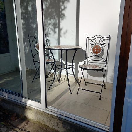 Petit Studio Parmi Les Pins Et Les Cypres Марсилия Екстериор снимка