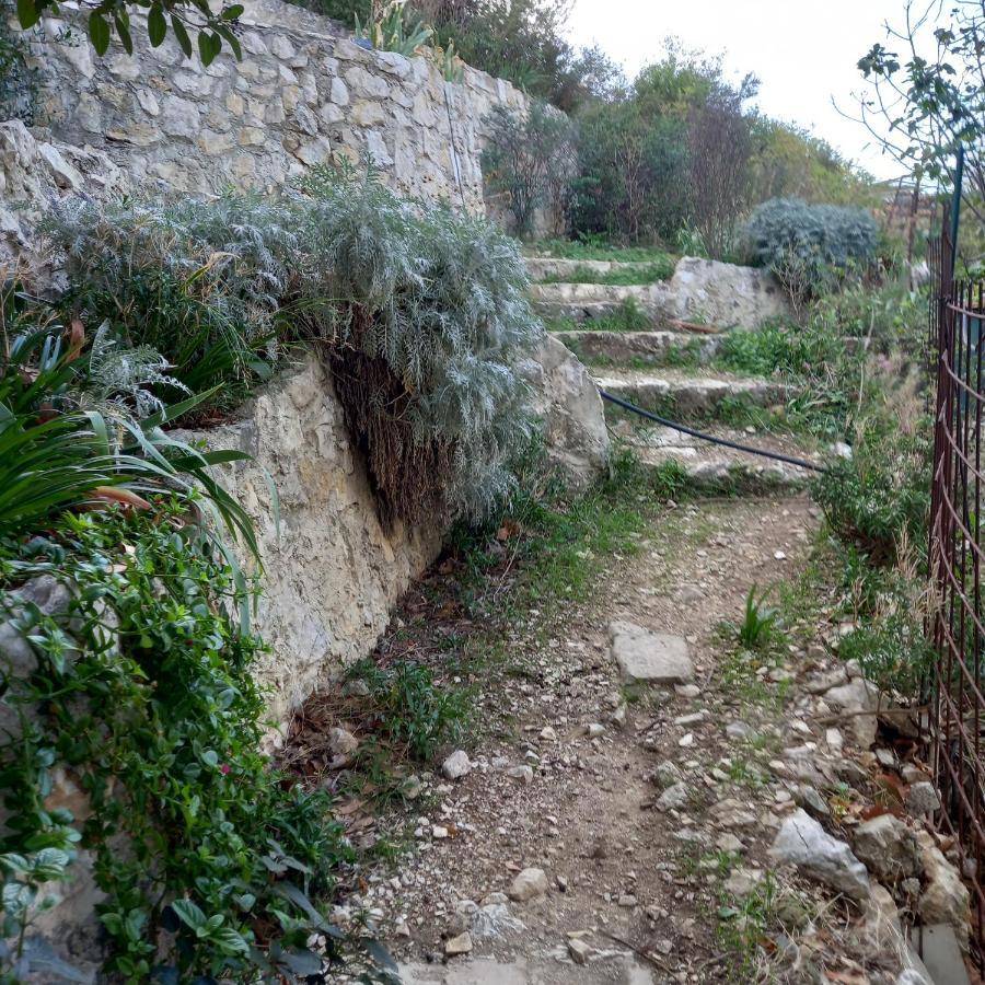 Petit Studio Parmi Les Pins Et Les Cypres Марсилия Екстериор снимка